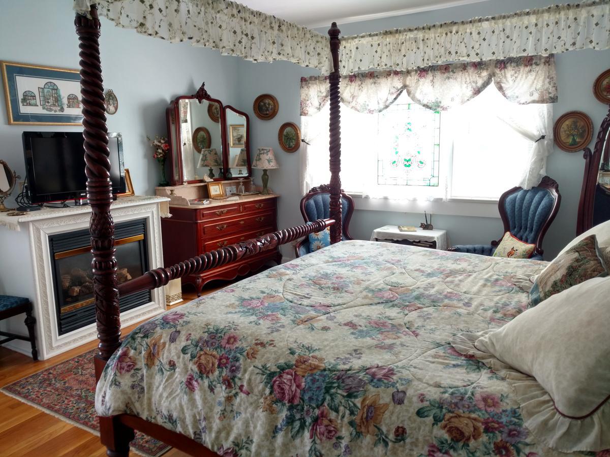 Armistead Cottage Bed & Breakfast Newport Exterior photo