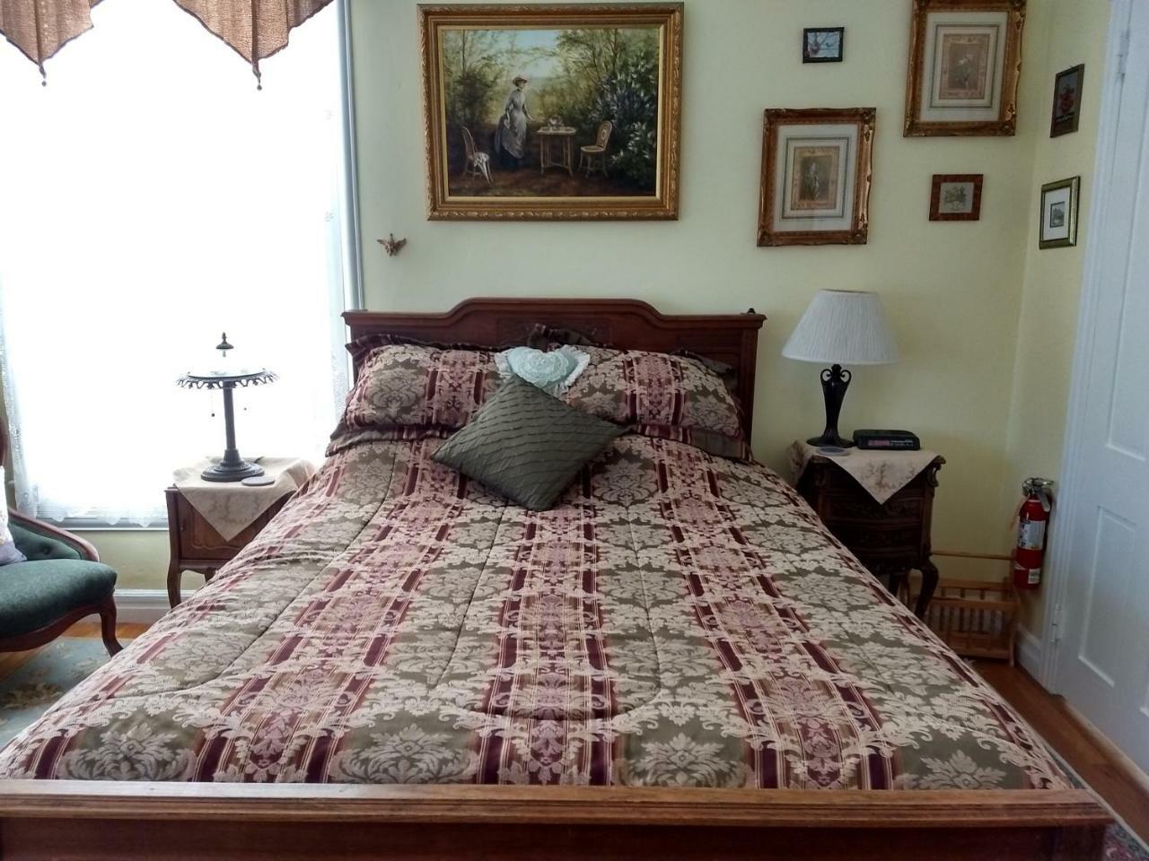 Armistead Cottage Bed & Breakfast Newport Exterior photo