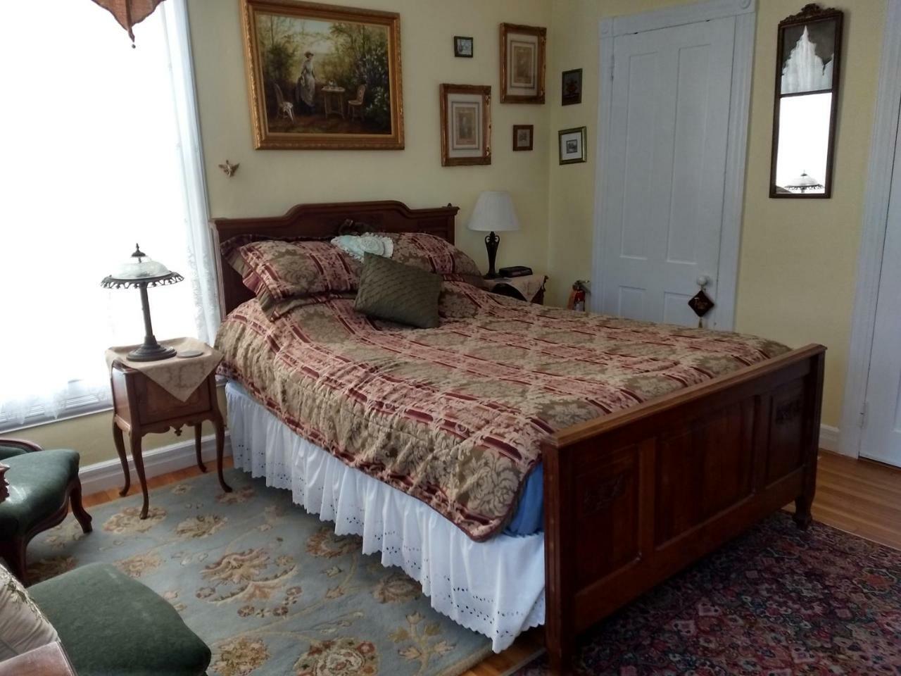 Armistead Cottage Bed & Breakfast Newport Exterior photo
